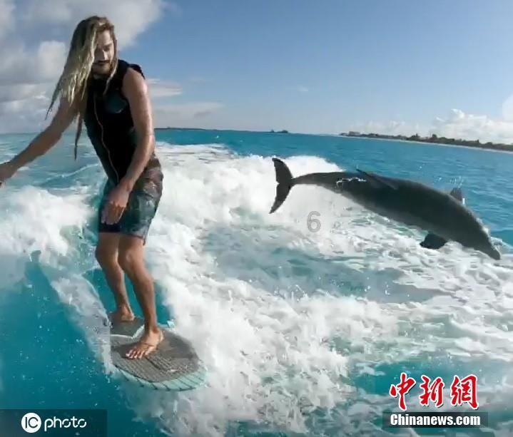 波音飞机又出事!美一货机飞行时发动机出故障