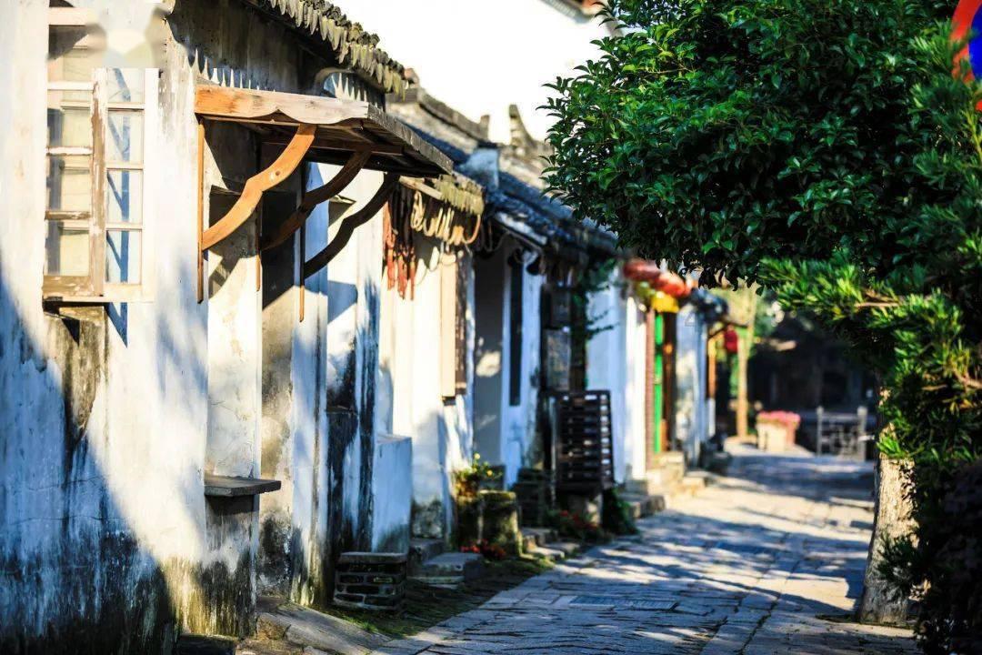 逃离霍比特人洞屋