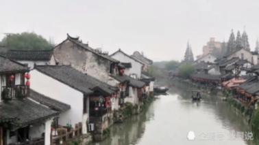 如何穿搭出体现优雅大方？游戏画面