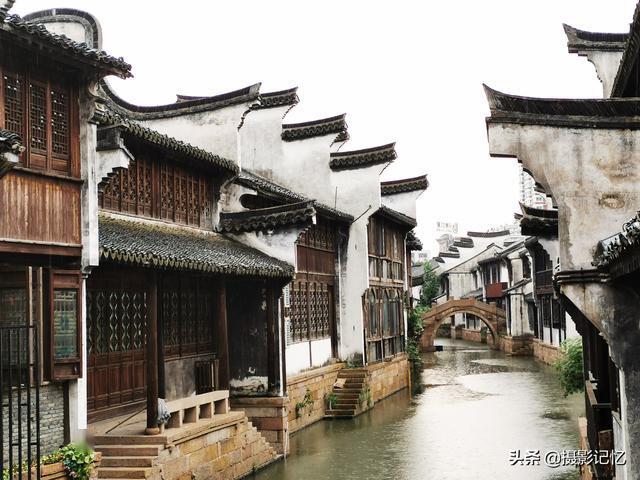 现在腰椎间盘突出的患者越来越年轻化，是什么原因？游戏画面