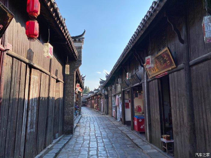 药明康德股价闪崩“内因”：2023年超百亿元减持金额A股居首，大股东减持根本“停不下来”